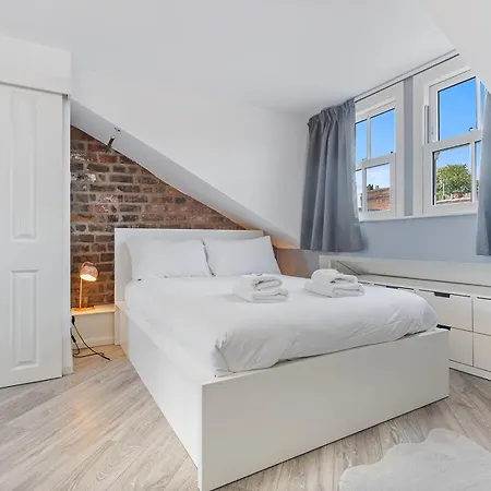 Pass The Keys Stunning 3-bed Retreat In The Heart Of Feriehus York