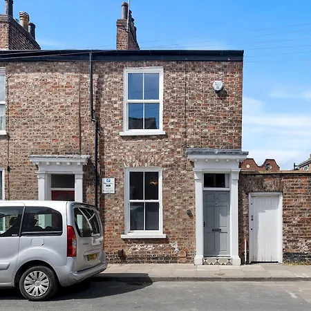 Pass The Keys Stunning 3-bed Retreat In The Heart Of * York