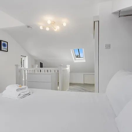 Pass The Keys Stunning 3-bed Retreat In The Heart Of * York