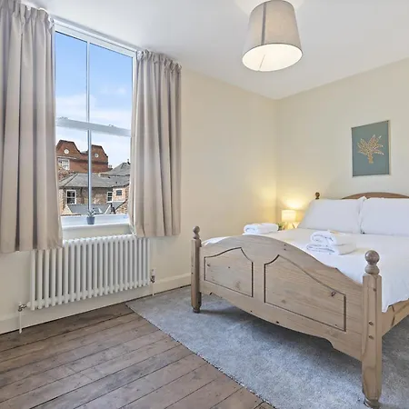 Semesterbostad Pass The Keys Stunning 3-bed Retreat In The Heart Of *