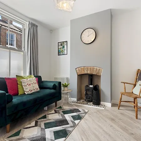 Casa vacanze Pass The Keys Stunning 3-bed Retreat In The Heart Of *