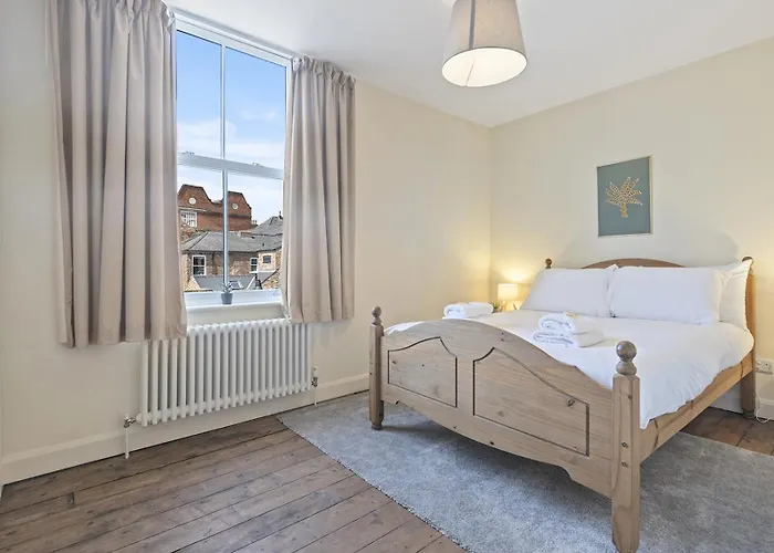 Ferienhaus Pass The Keys Stunning 3-bed Retreat In The Heart Of *