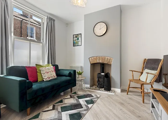 Ferienhaus Pass The Keys Stunning 3-bed Retreat In The Heart Of *