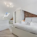 Ferienhaus Pass The Keys Stunning 3-bed Retreat In The Heart Of York